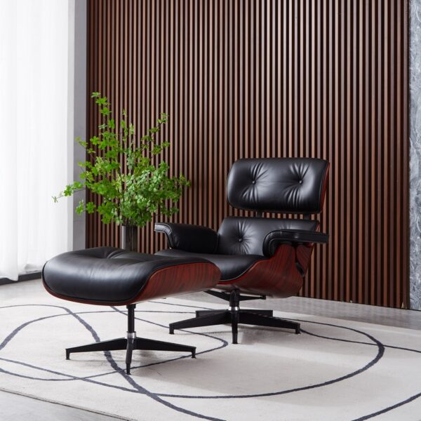 replica fauteuil lounge eames et ottoman en cuir noir et bois de rose dans un salon moderne