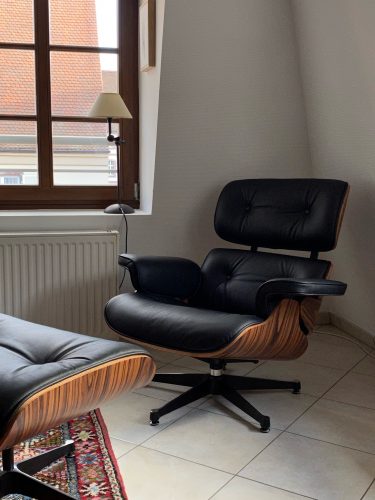 Fauteuil Lounge Chair et Ottoman en Cuir Italien Pleine Fleur Noir et Bois de Palissandre Stefano - Style 2 photo review