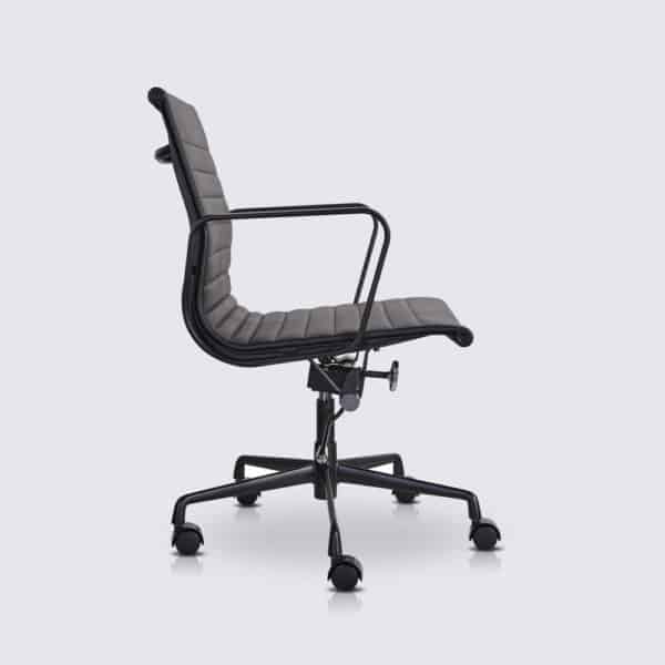 copie chaise de bureau eames design cuir noir alu noir replica chaise ea117 a roulette