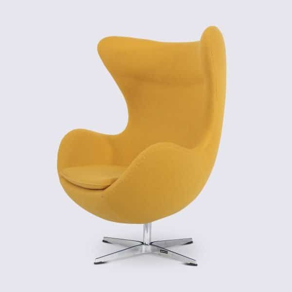 fauteuil egg jacobsen design pivotant en cachemire jaune copie egg chair arne jacobsen