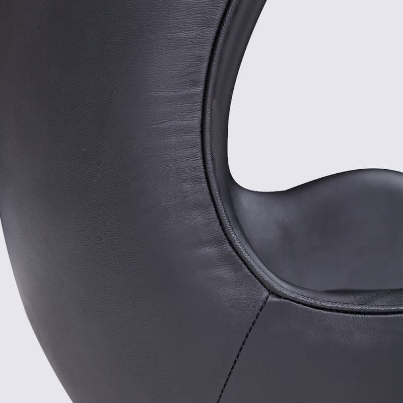 egg fauteuil egg chair sur pied design moderne pivotant oeuf cuir noir italien copie fauteuil jacobsen