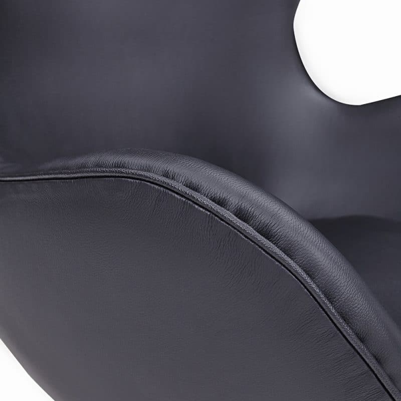 egg fauteuil egg chair sur pied design moderne pivotant oeuf cuir noir italien copie fauteuil jacobsen