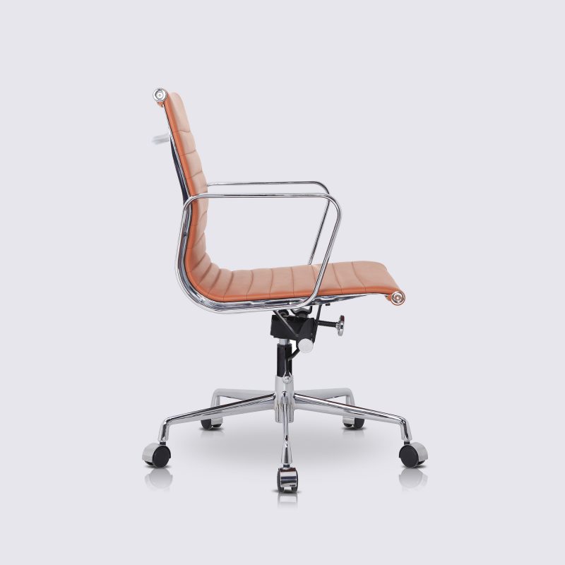 Chaise de Bureau Cuir Italien Style Charles Eames Alu EA117 Cuir Cognac Chromé1 replique copie original design ergonomique