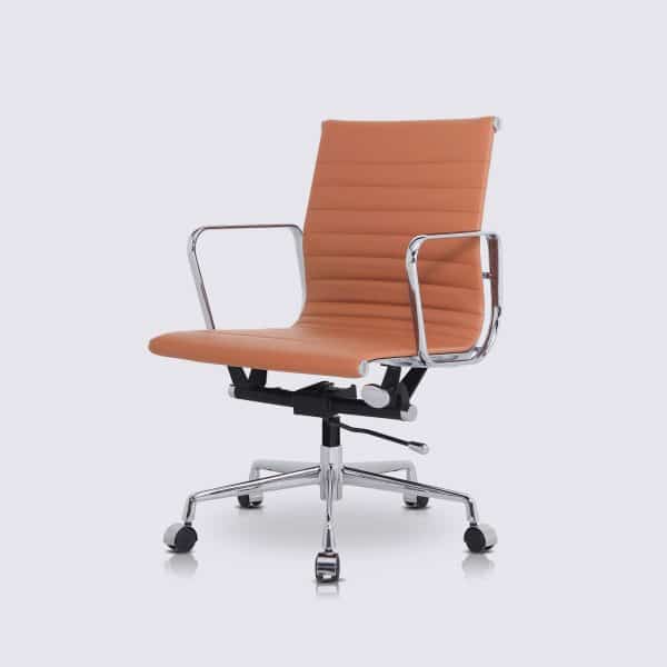 chaise de bureau cuir cognac design confortable copie chaise eames ea117 avec roulette