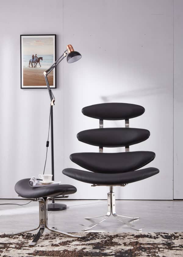 replica chaise corona poul volther ej5 fauteuil lounge avec ottoman en cuir noir dans un salon
