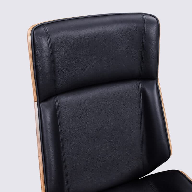 chaise de bureau en cuir noir nordic bois de noyer avec roulette aluminium dossier haut design